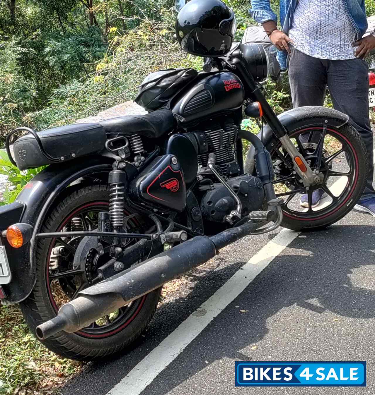 Royal Enfield Classic Stealth Black