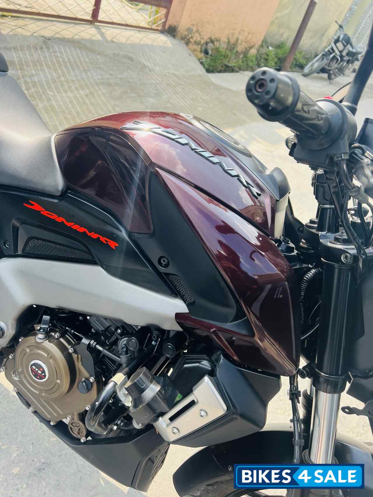 Twilight Plum Bajaj Dominar 400 ABS BS6