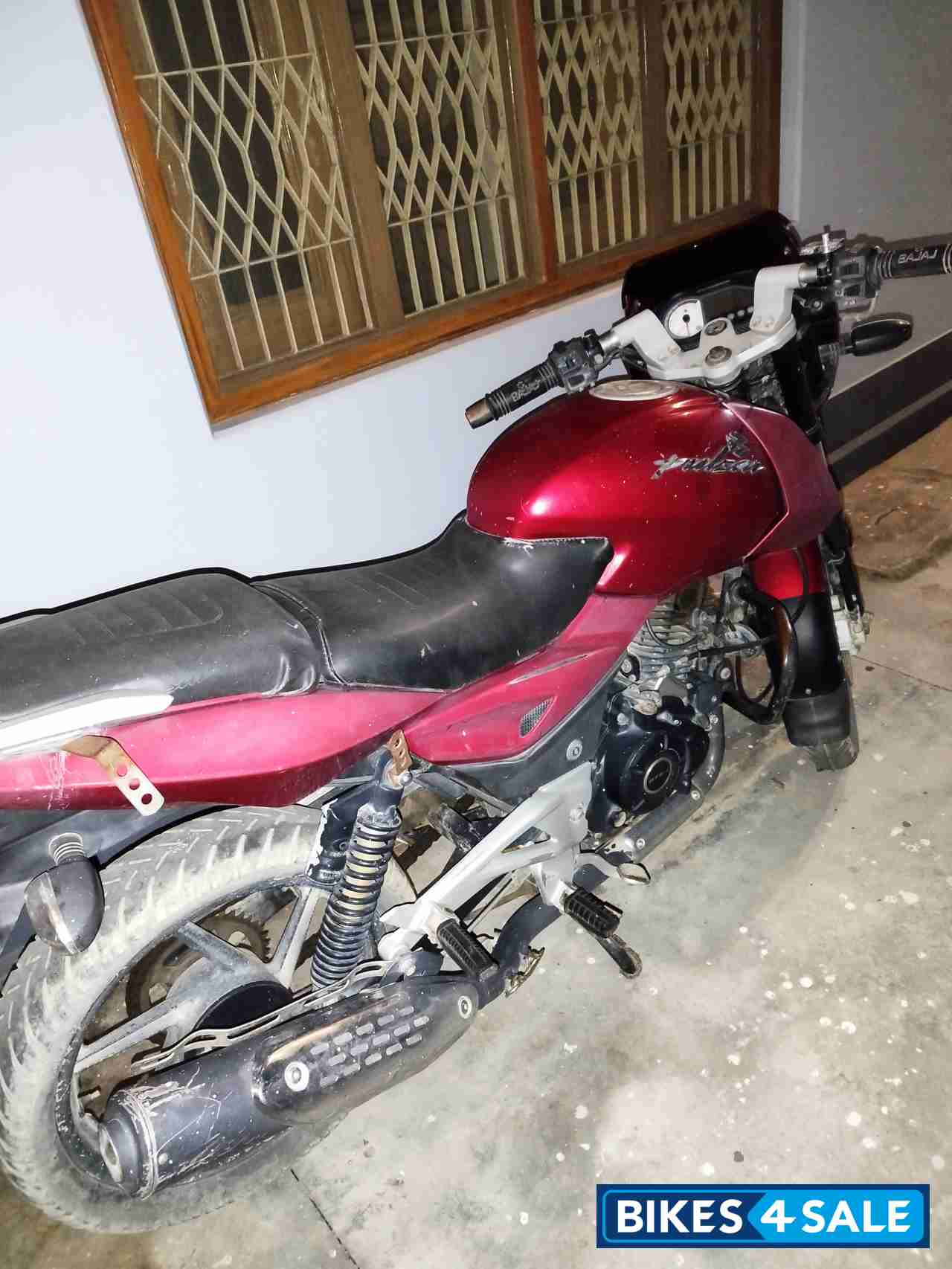 Red Bajaj Pulsar 180 DTSi