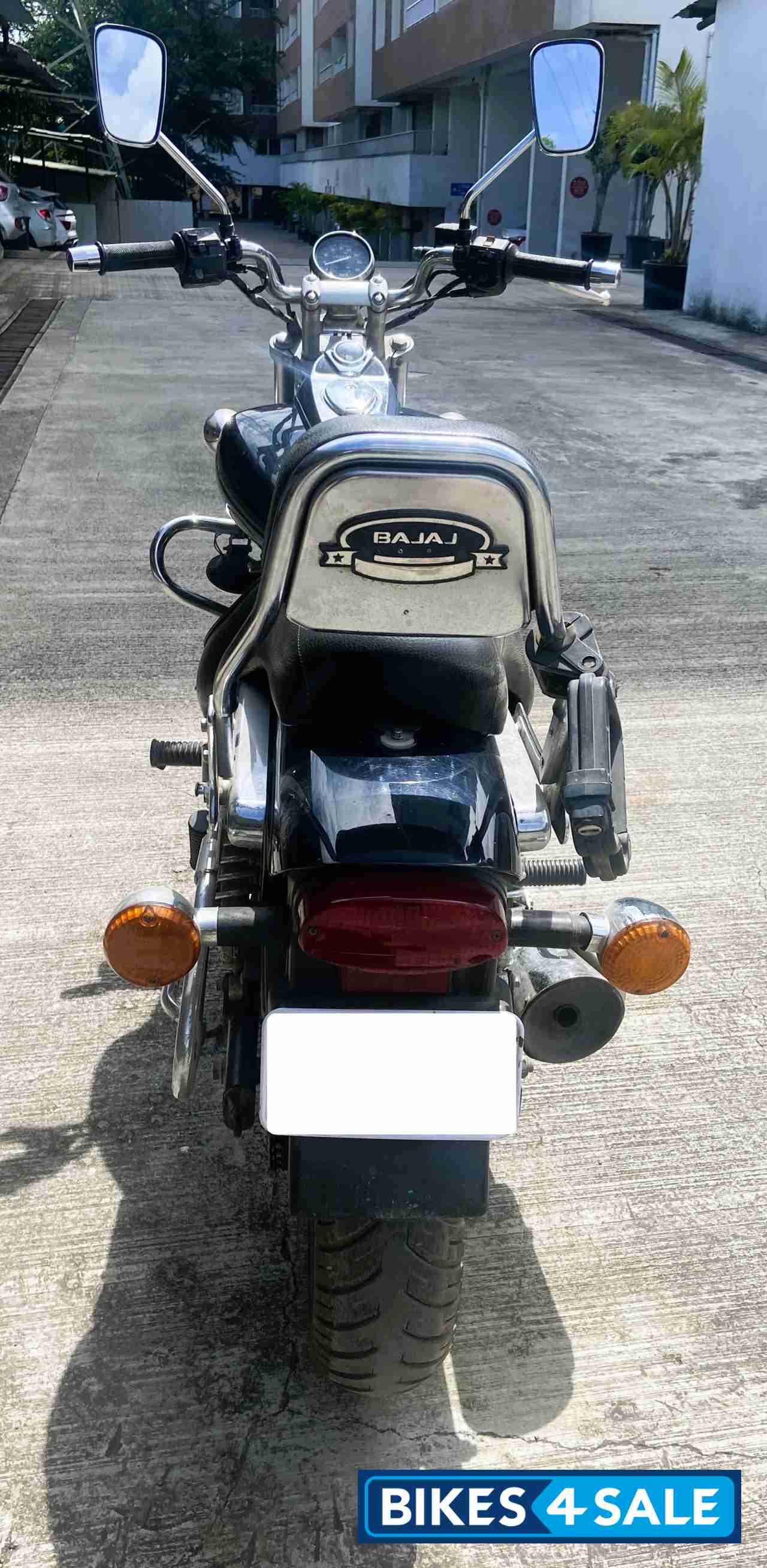 Bajaj Avenger 220 DTS-i