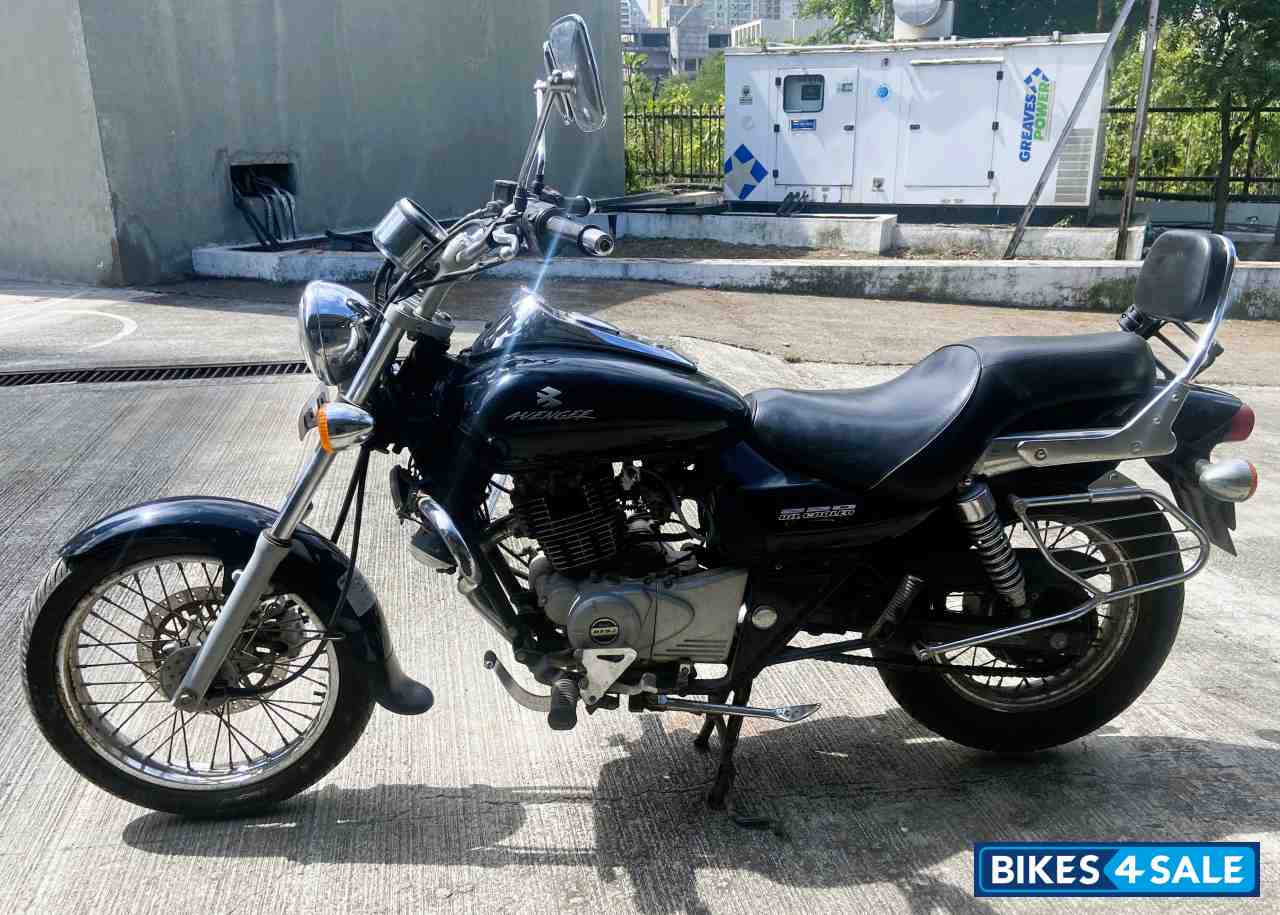Bajaj Avenger 220 DTS-i