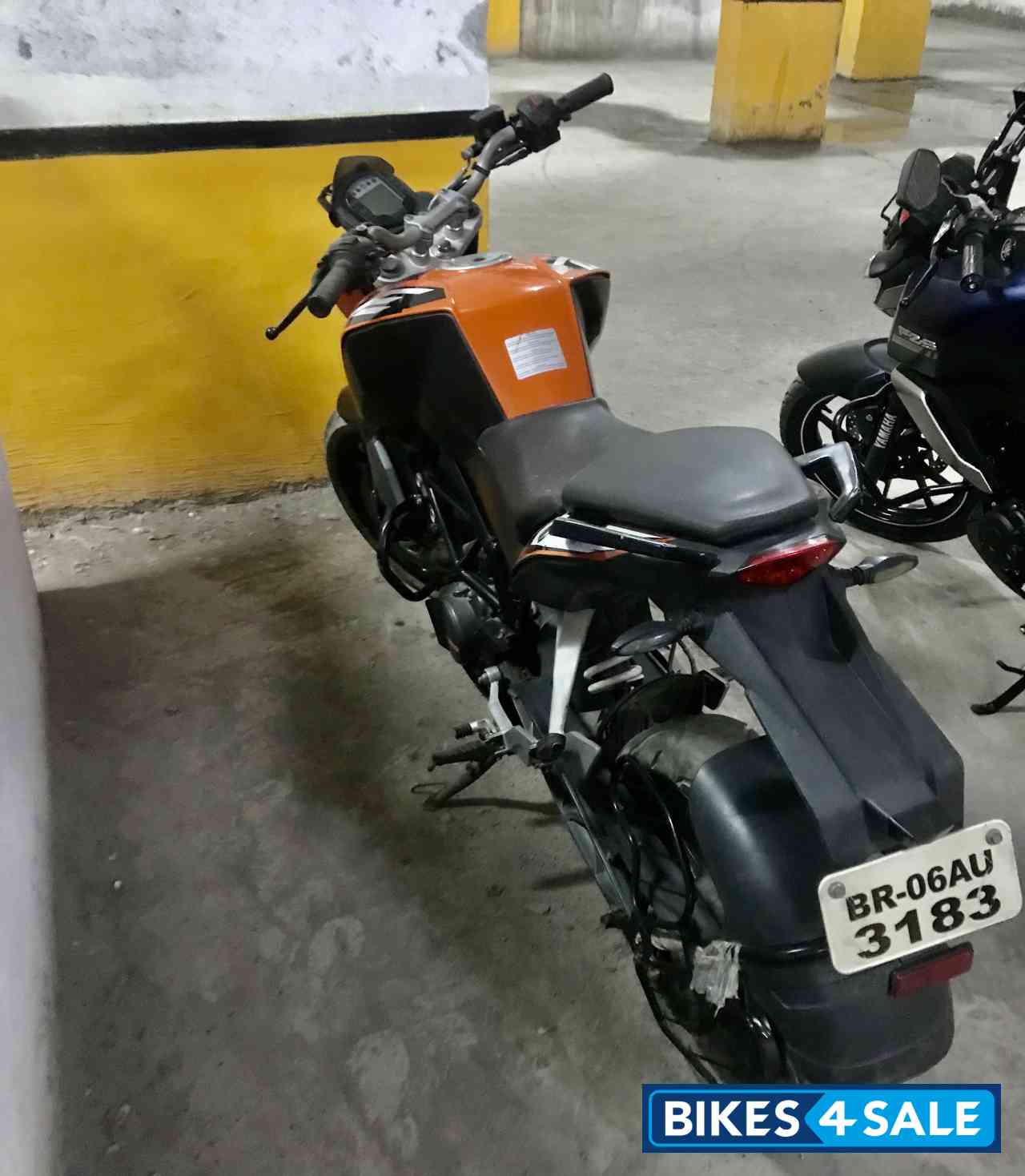 Black KTM Duke 200