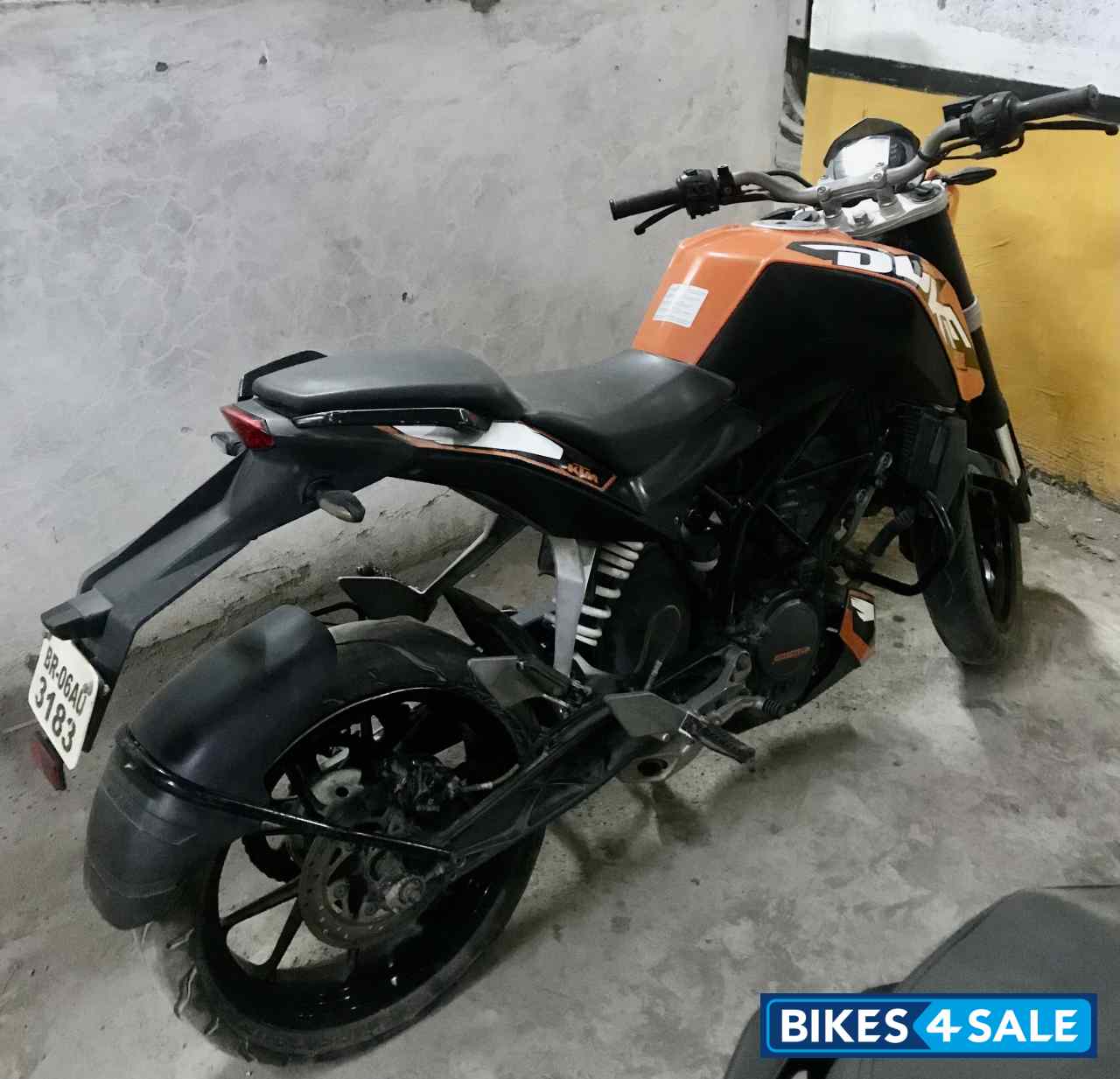 Black KTM Duke 200