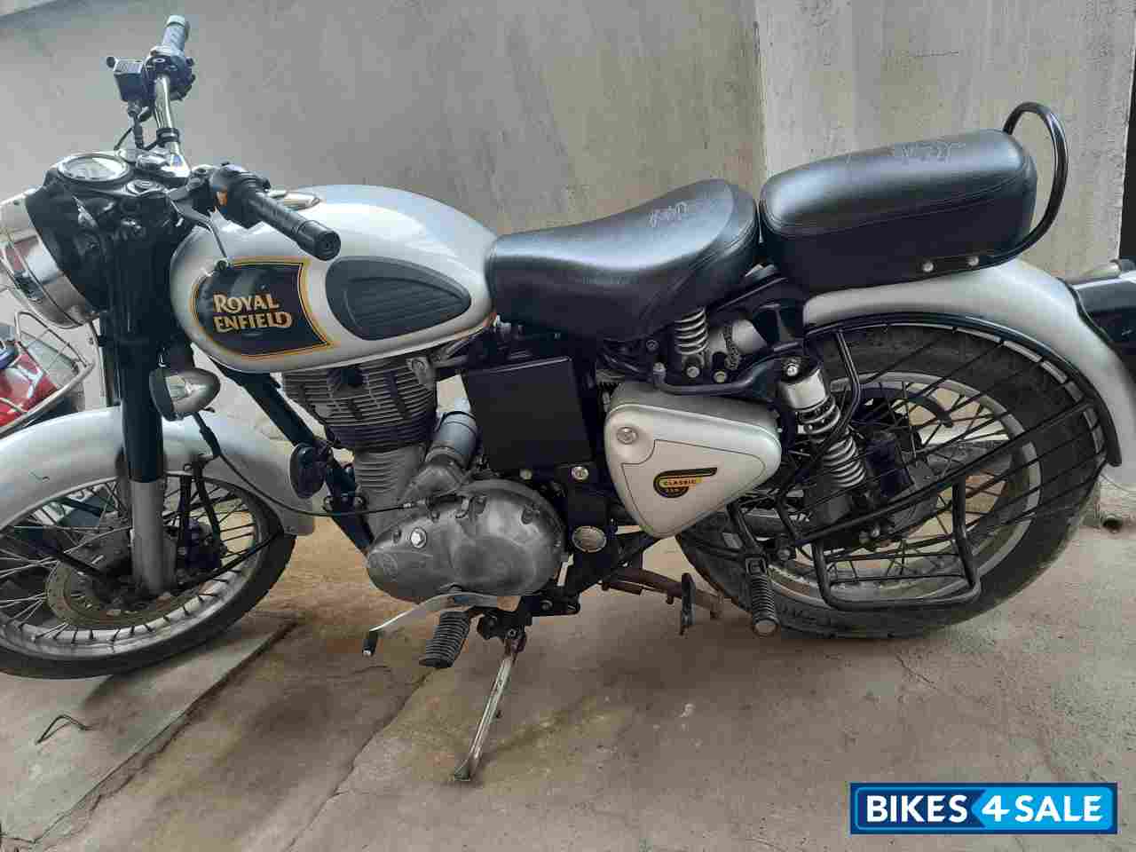 Silver Royal Enfield Classic 350