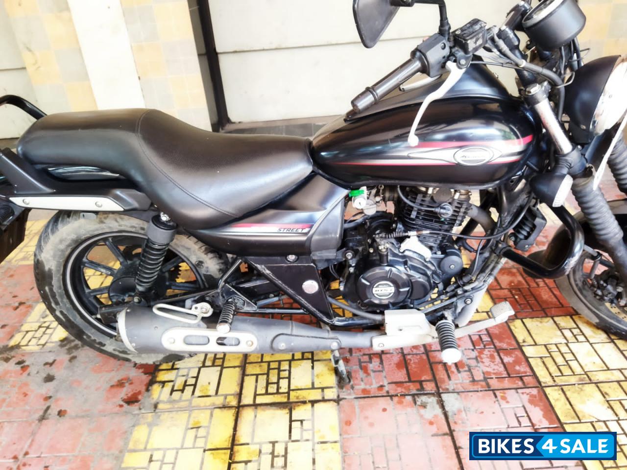 Bajaj Avenger Street 220