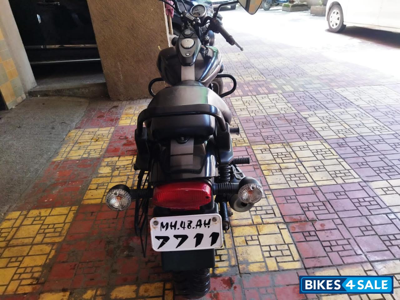 Bajaj Avenger Street 220