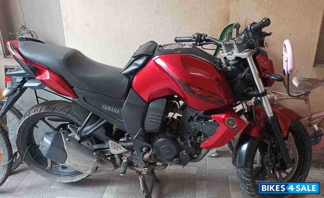 Red Yamaha FZ16