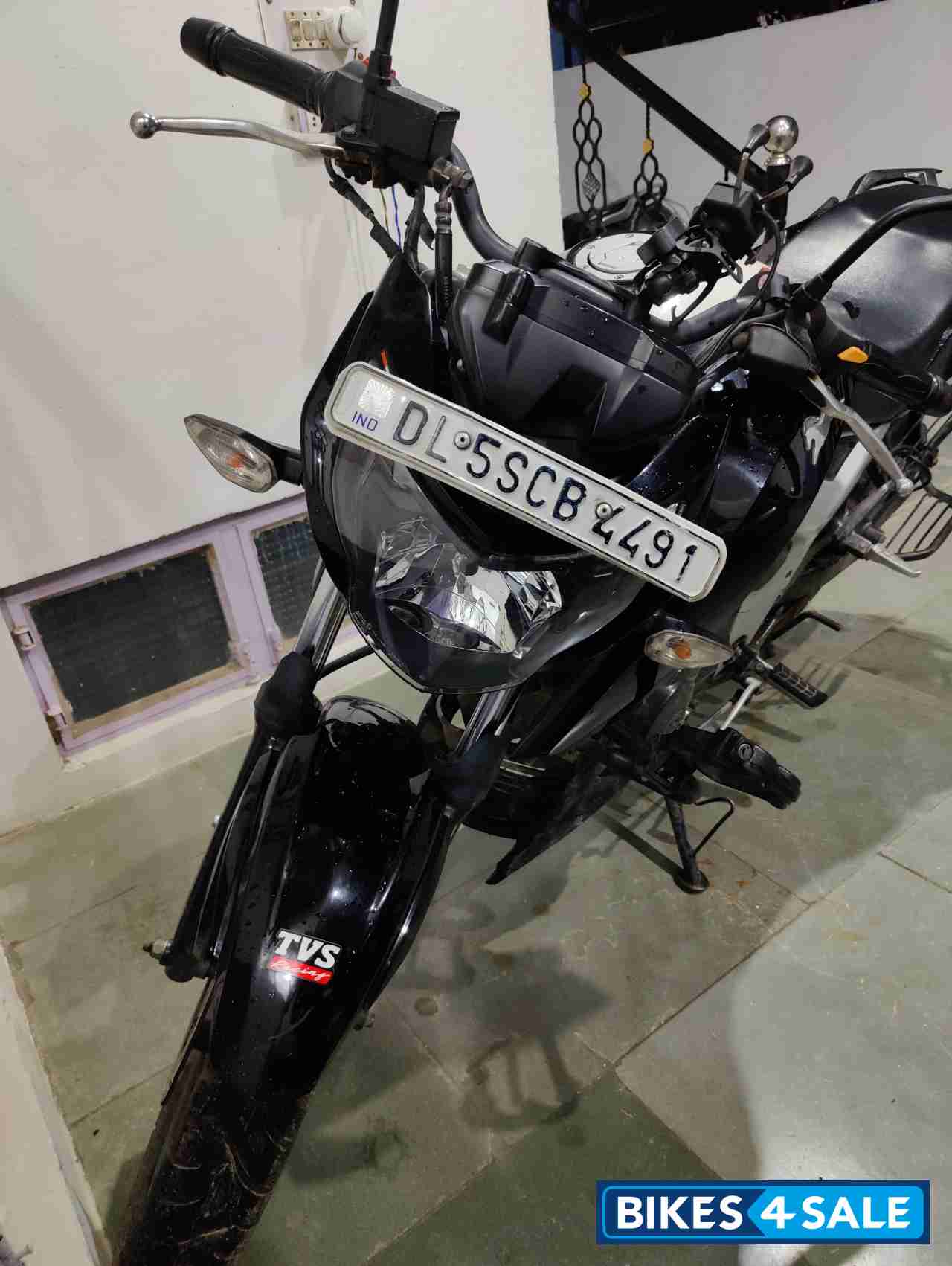 TVS Apache RTR 160 4V