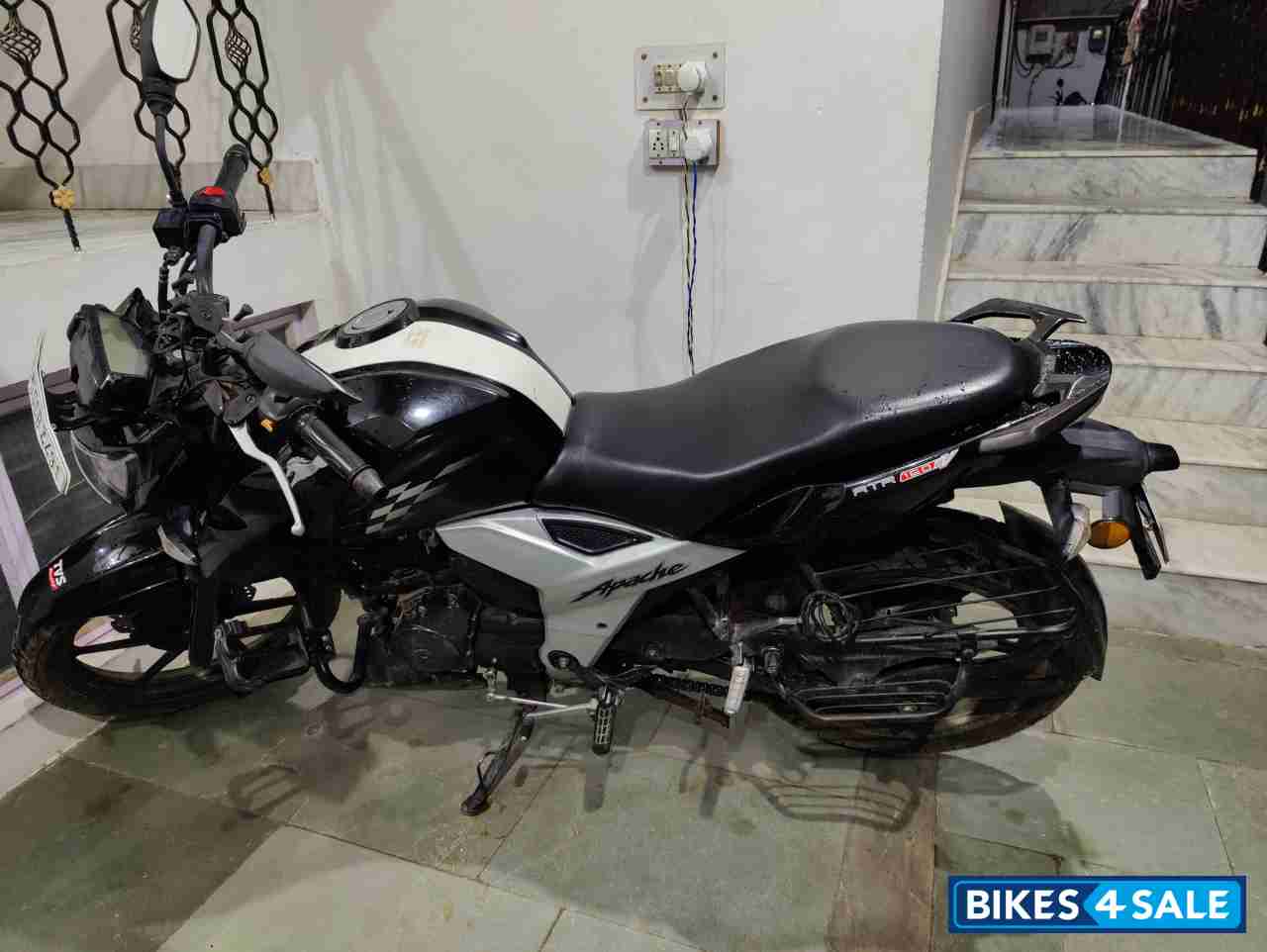 TVS Apache RTR 160 4V
