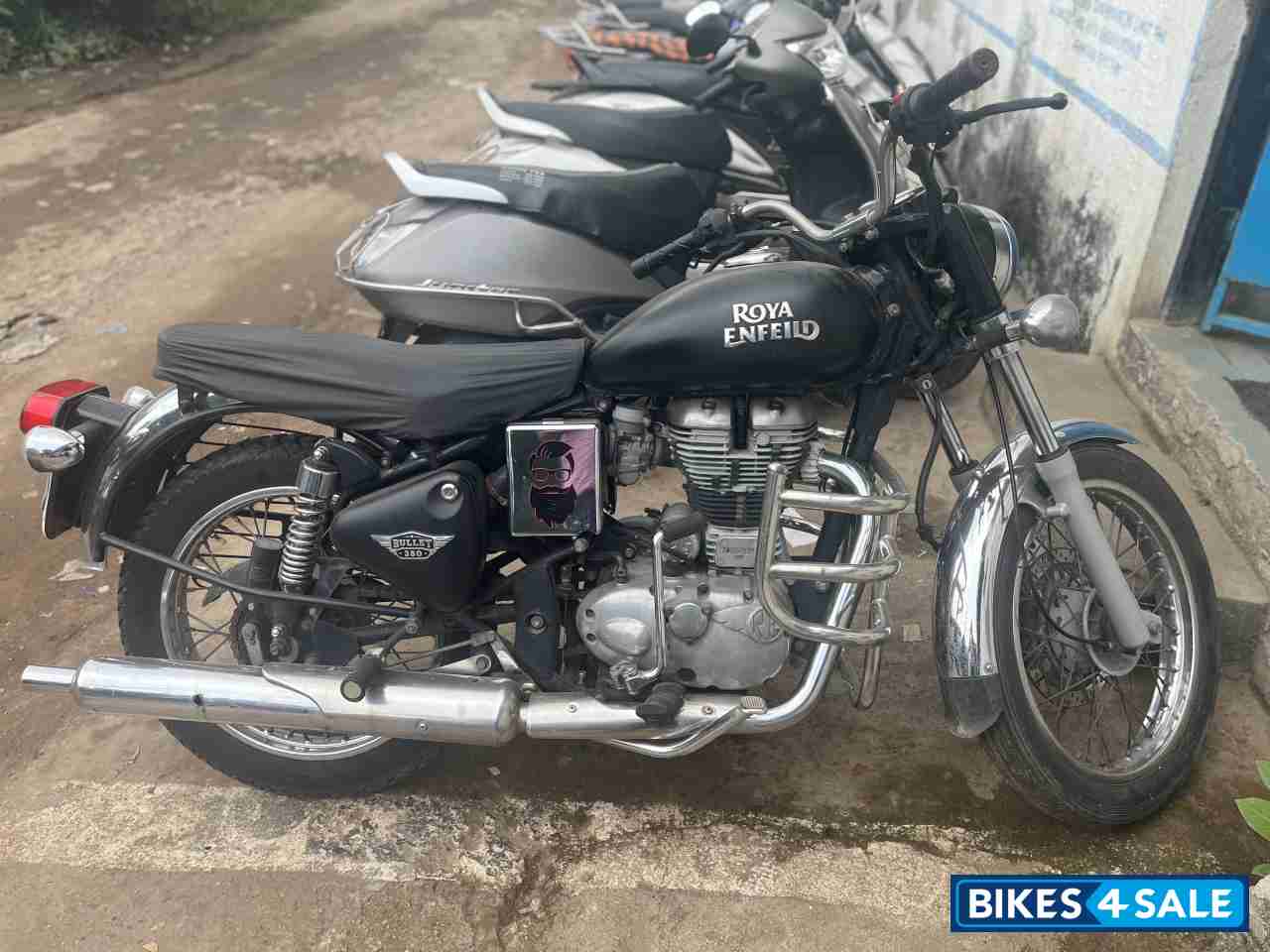 Black Royal Enfield Bullet Electra