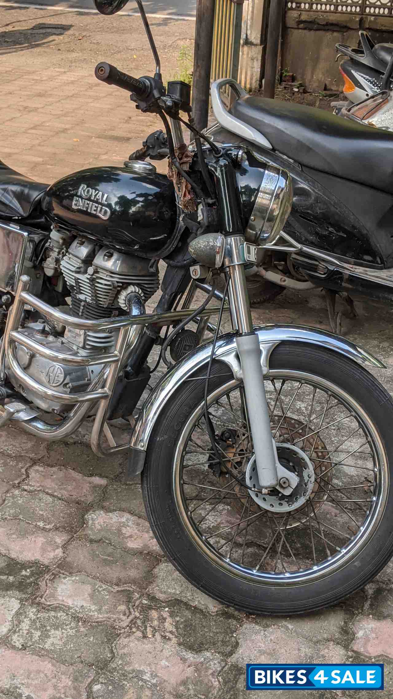 Black Royal Enfield Bullet Electra