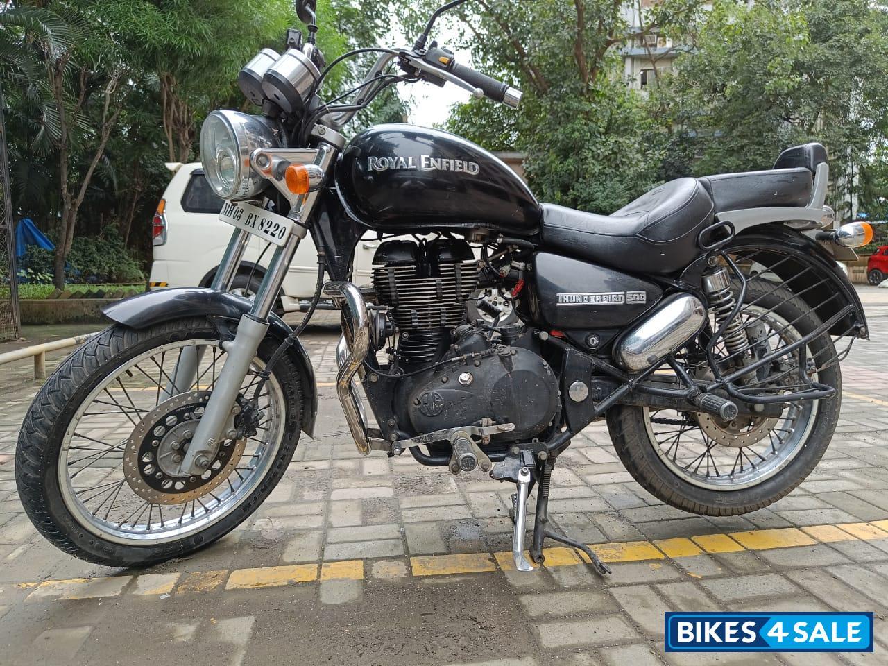 Black Royal Enfield Thunderbird 500