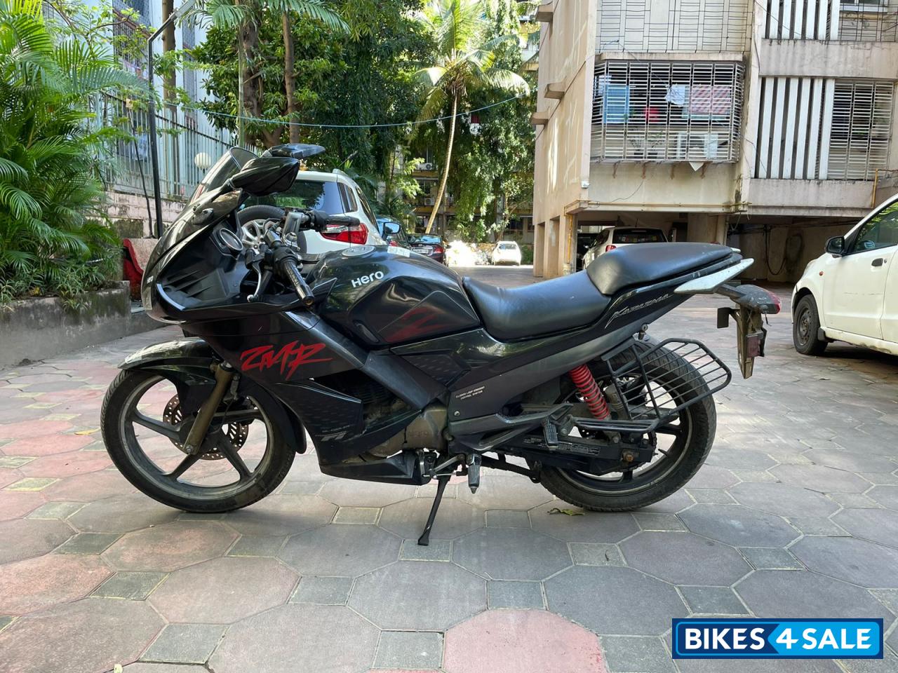 Black Hero Karizma ZMR