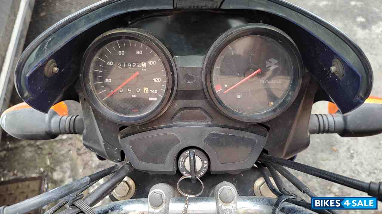 Blue Bajaj Discover 125