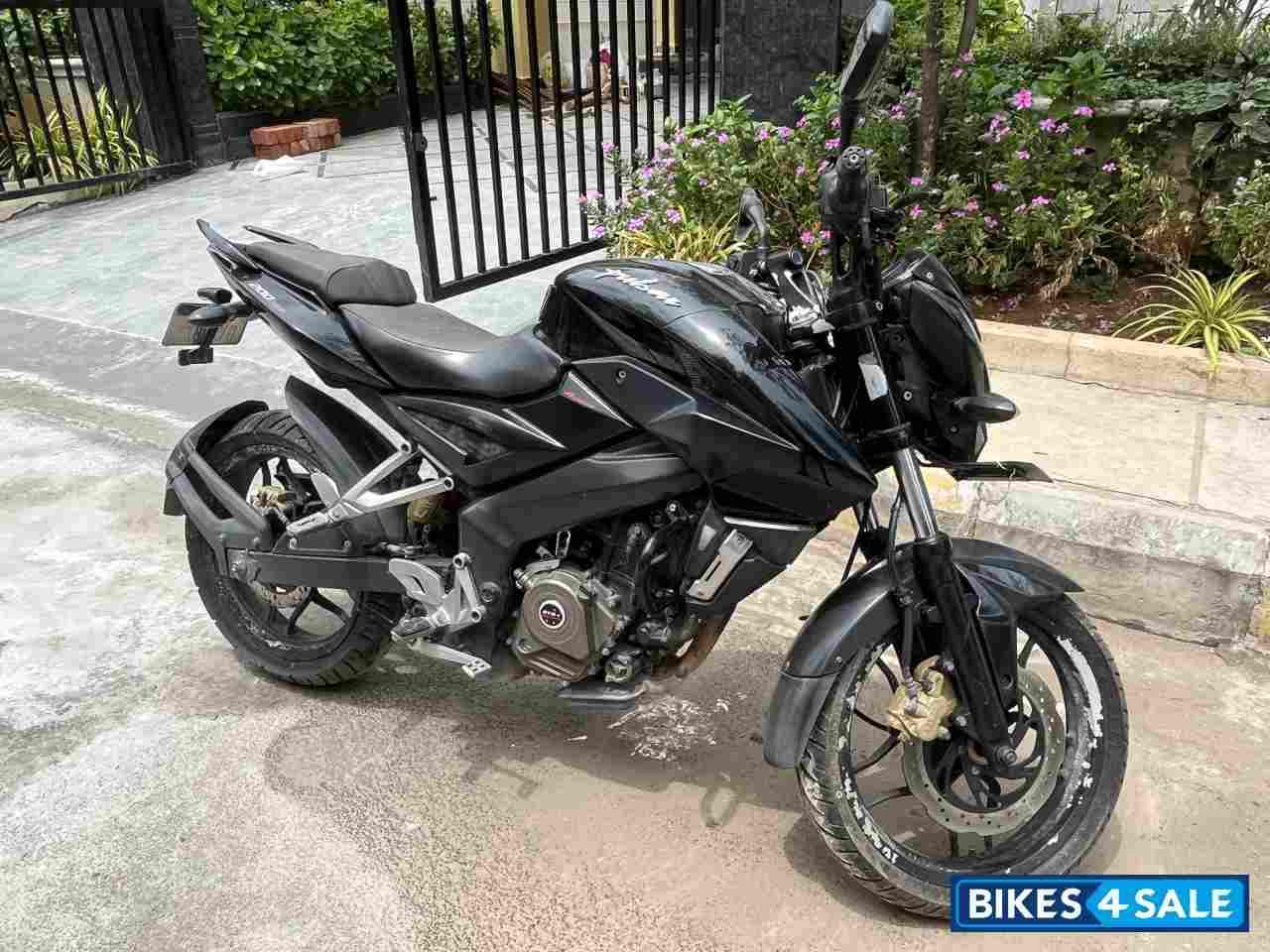 Bajaj Pulsar 200 NS