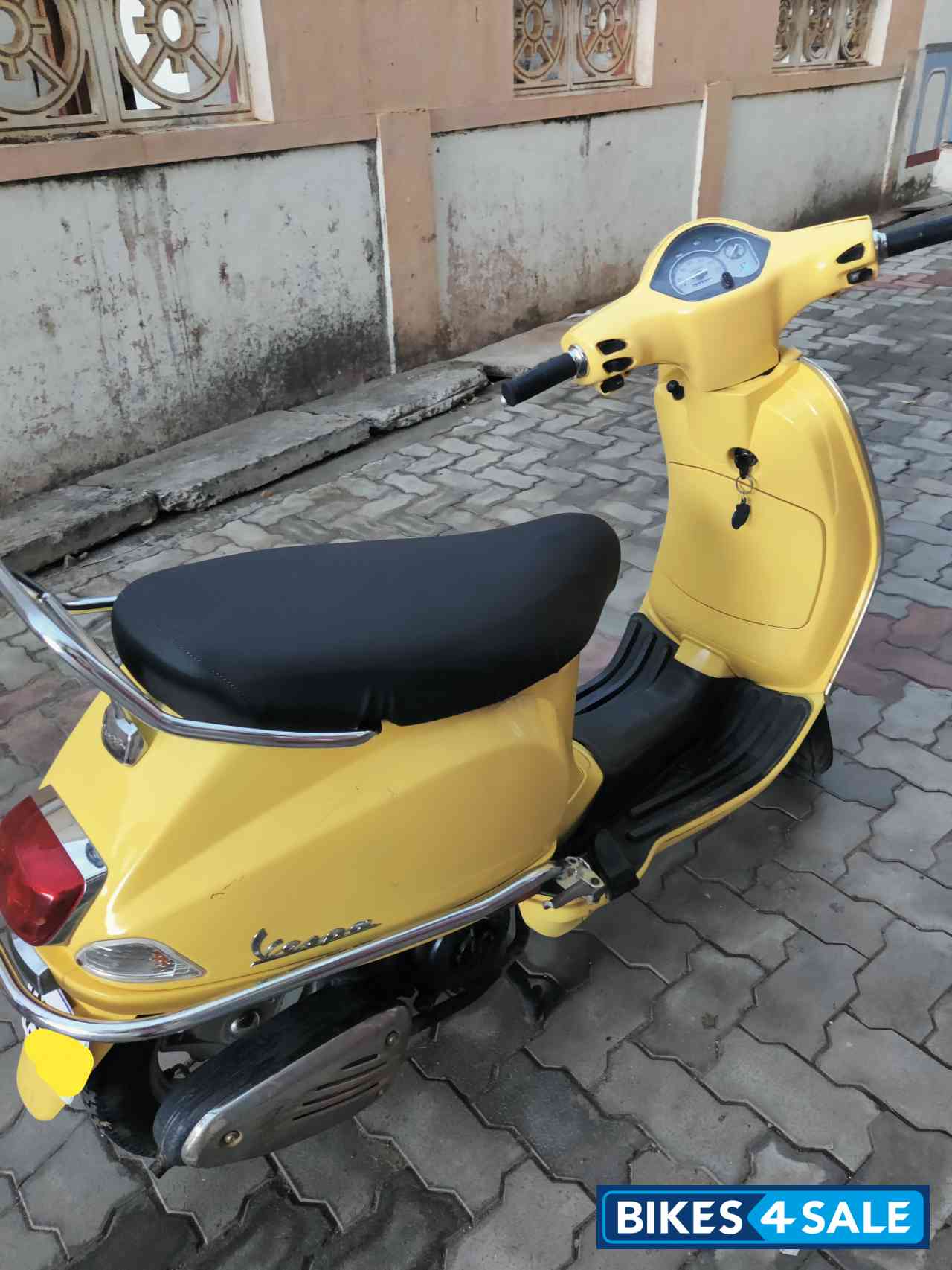 Yellow Piaggio  125cc