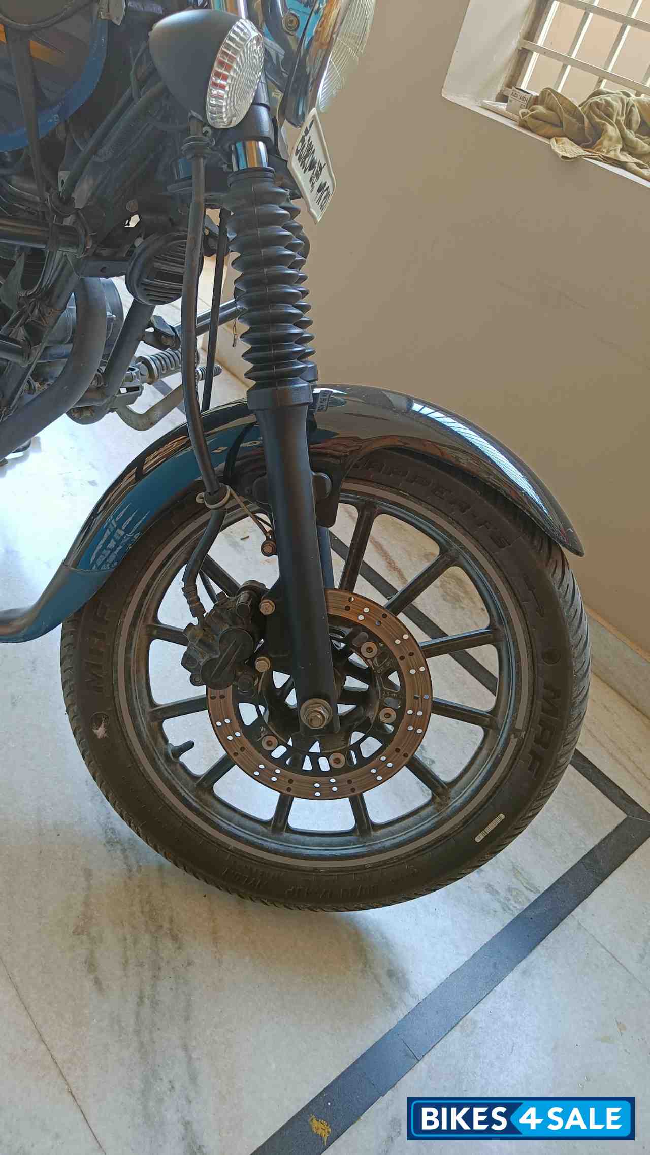 Blue Bajaj Avenger Street 150