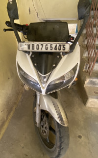 White Yamaha Fazer
