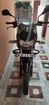 Black Bajaj XCD 125 DTS-Si