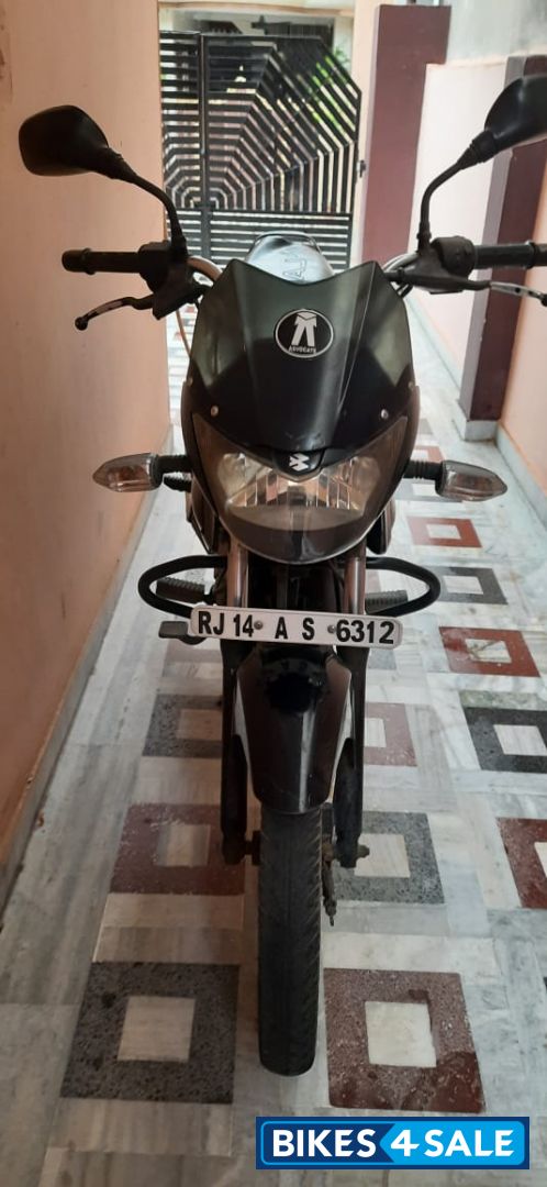 Black Bajaj XCD 125 DTS-Si Black Bajaj XCD 125 DTS-Si