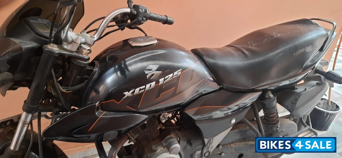 Black Bajaj XCD 125 DTS-Si Black Bajaj XCD 125 DTS-Si