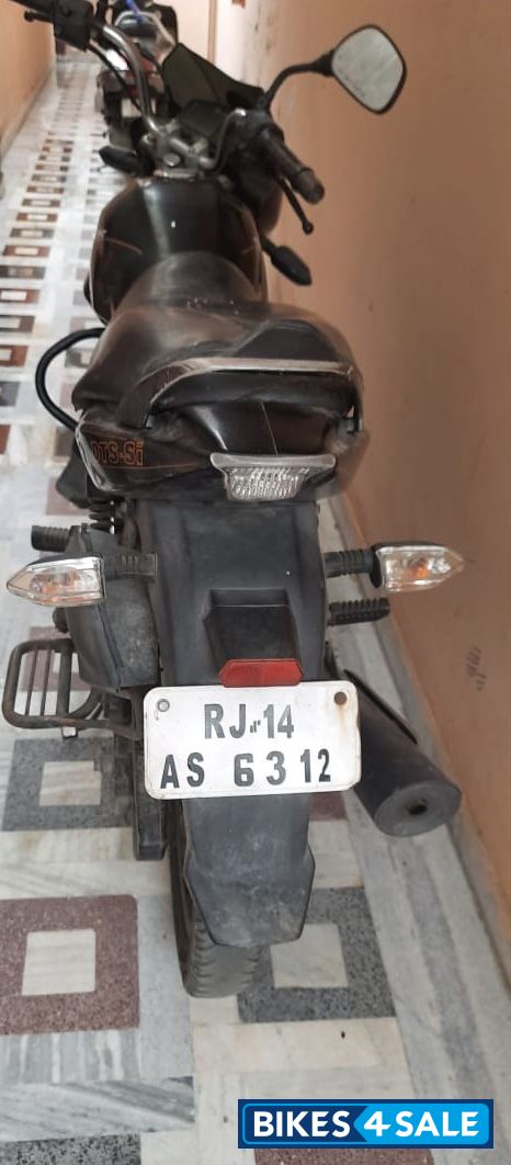 Black Bajaj XCD 125 DTS-Si Black Bajaj XCD 125 DTS-Si