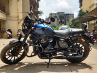 Yezdi Roadster Dark 2022 Model