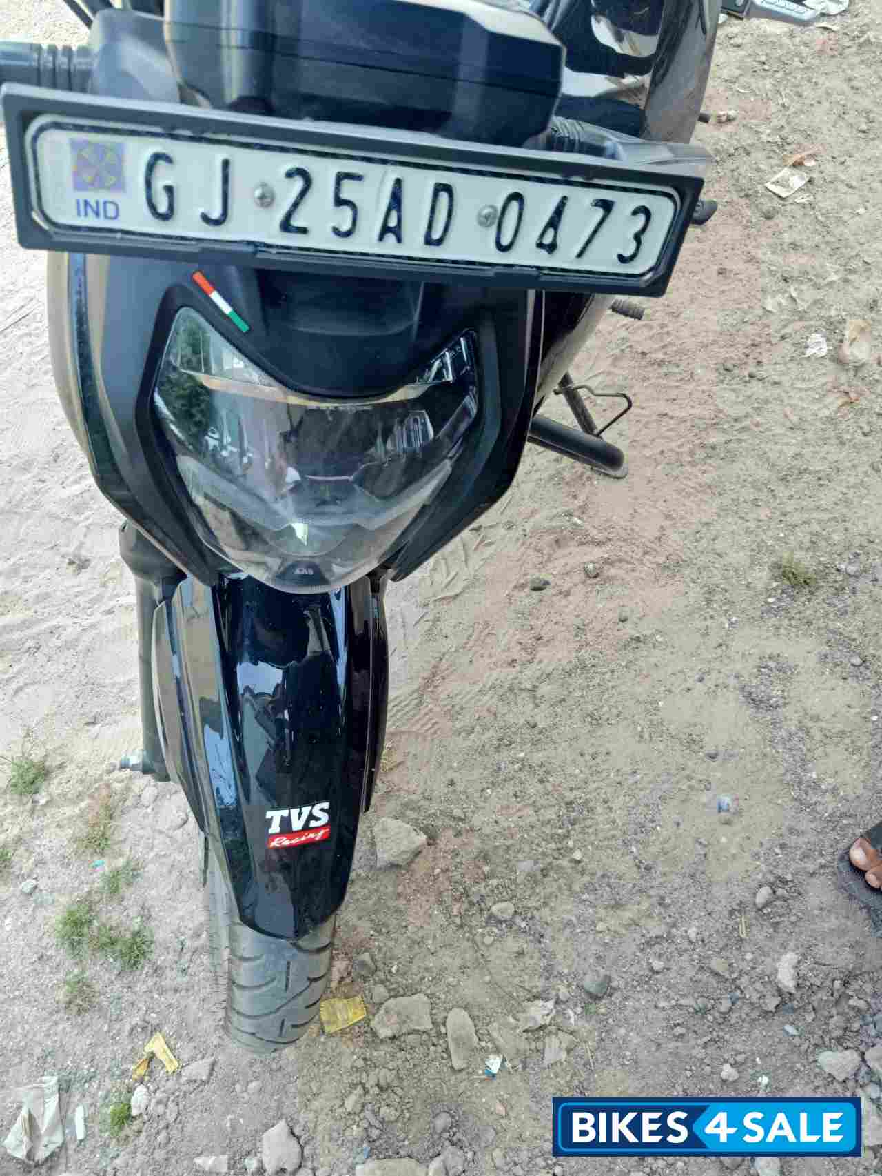 Mate Black TVS Apache RTR 160 4V Special Edition
