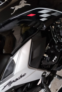 Mate Black TVS Apache RTR 160 4V Special Edition