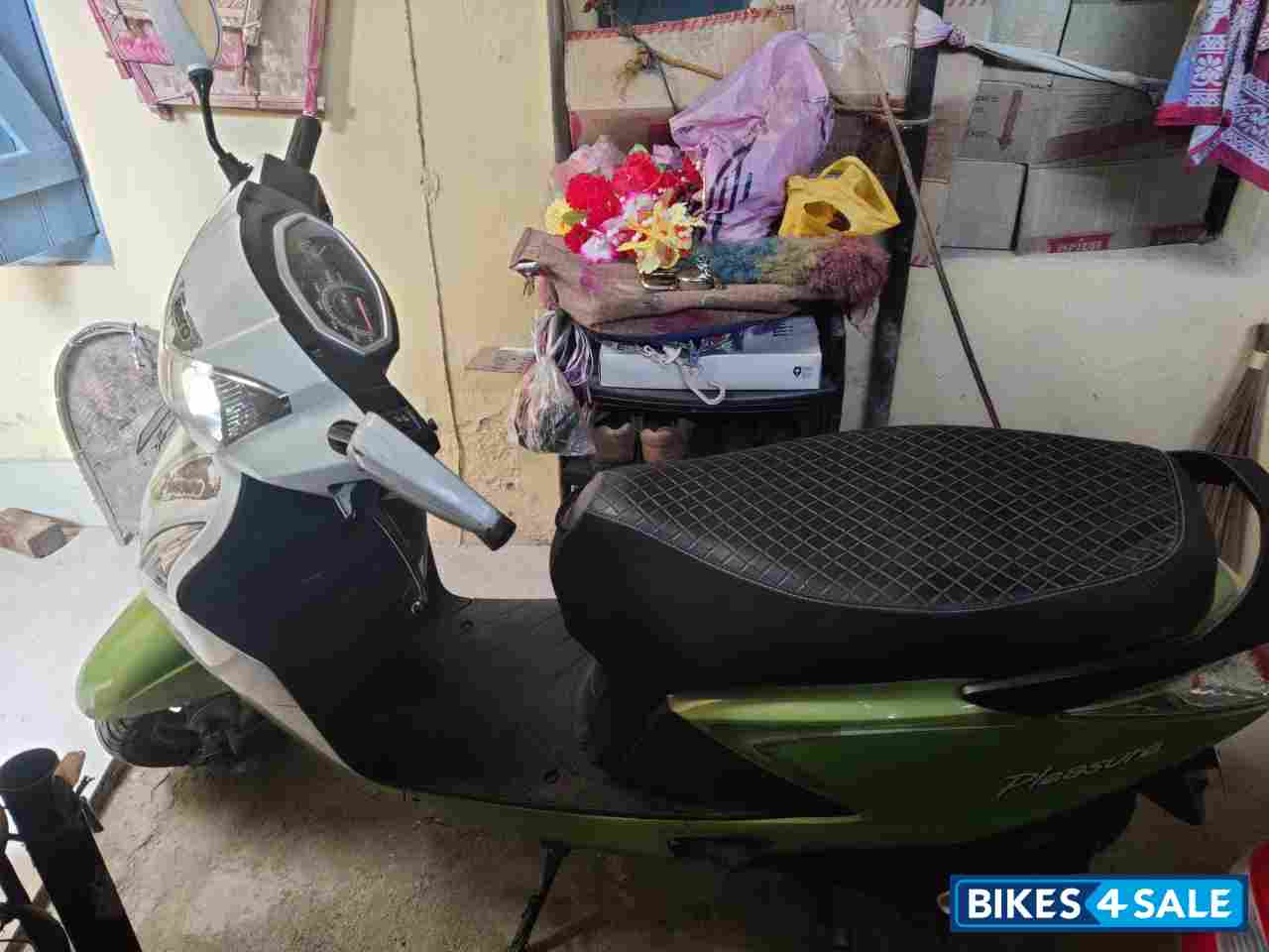 White And Green Hero Pleasure