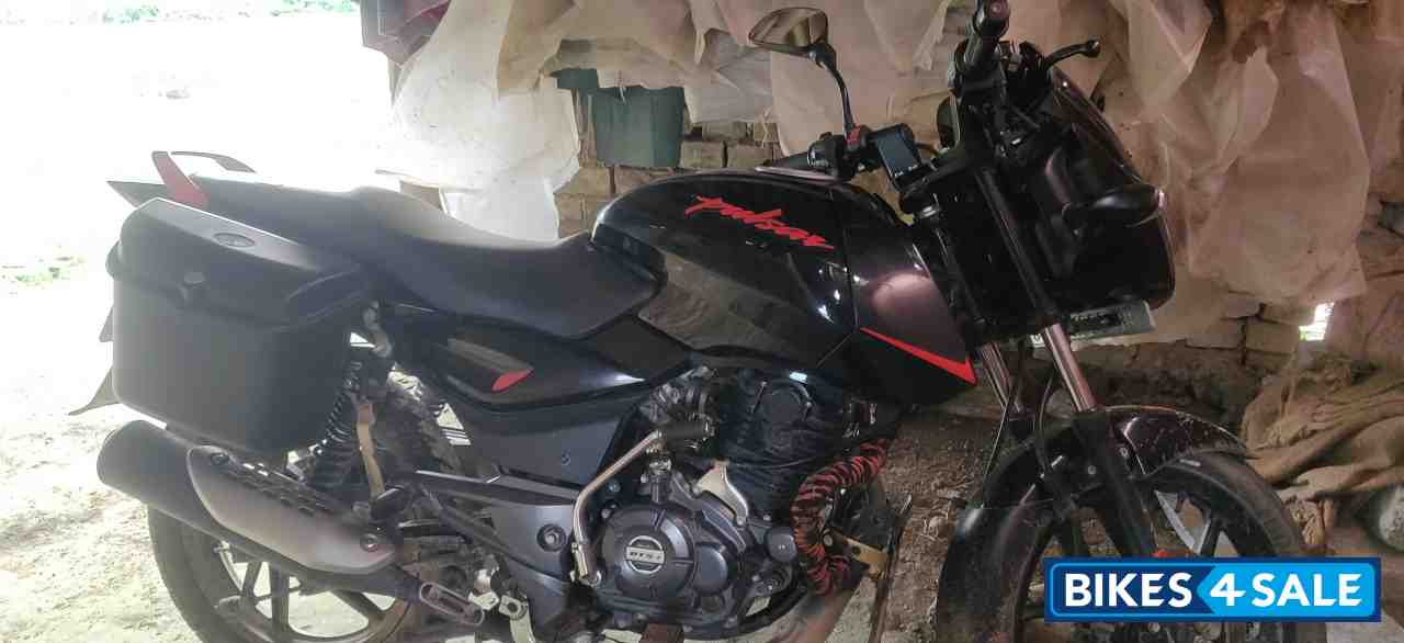 Bajaj Pulsar 125 Neon BS6