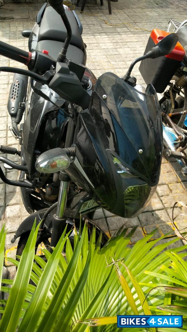 Black Bajaj Pulsar 125 Split Seat Black Bajaj Pulsar 125 Split Seat