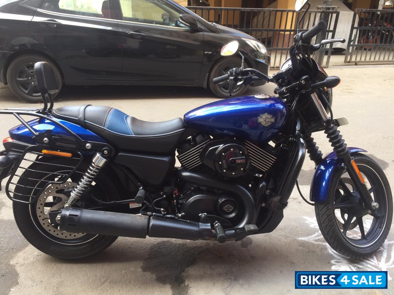 Blue Harley Davidson Street 750