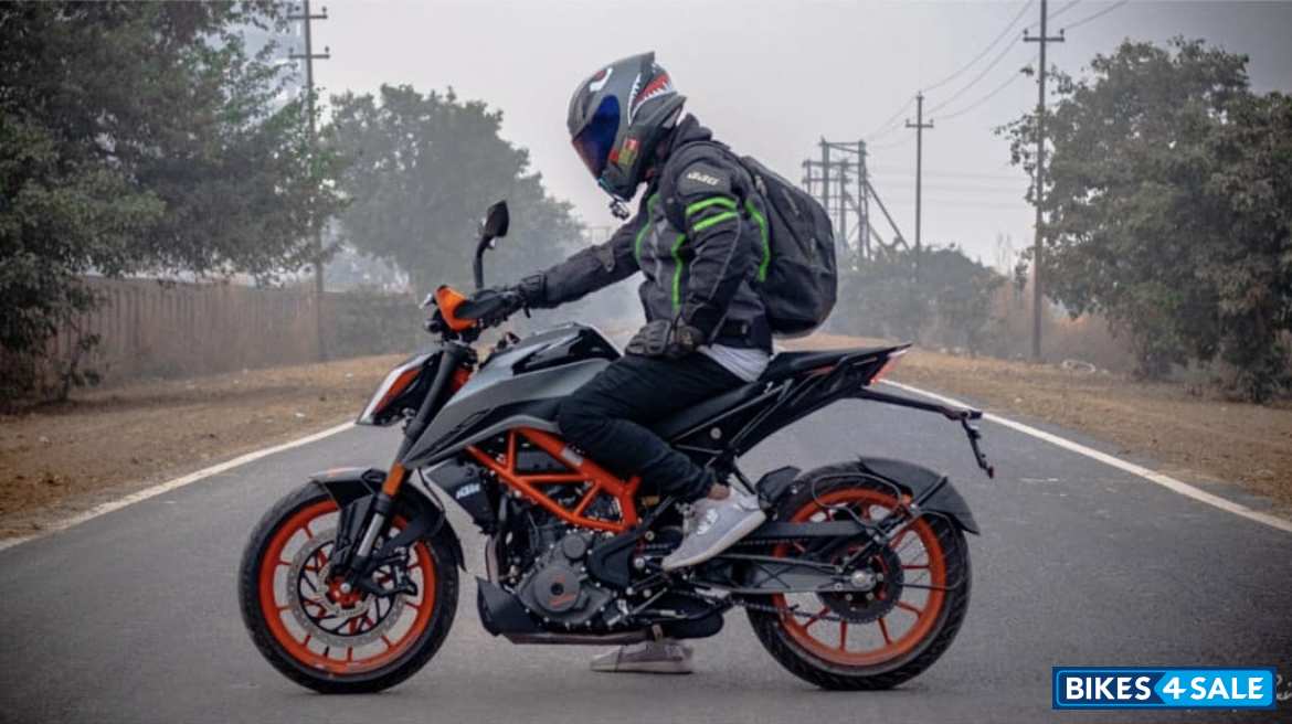 Grey Black KTM Duke 390 BS6