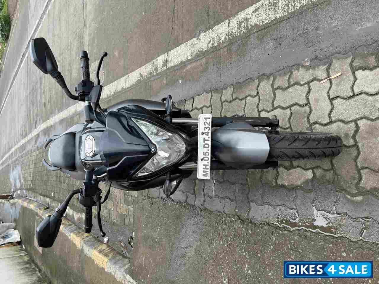 Black Bajaj Pulsar 200 NS ABS