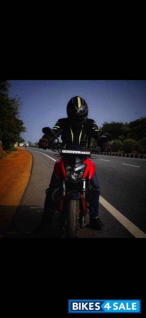 Red Bajaj Dominar 400 Disc