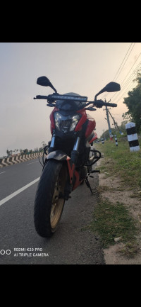 Red Bajaj Dominar 400 Disc