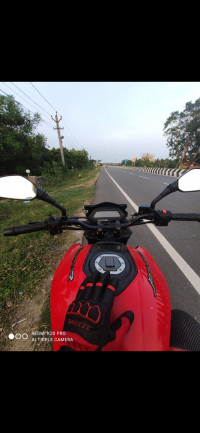 Red Bajaj Dominar 400 Disc