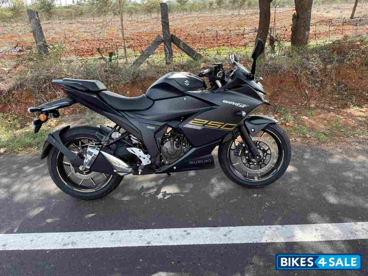 Matte Black Suzuki Gixxer SF BS6