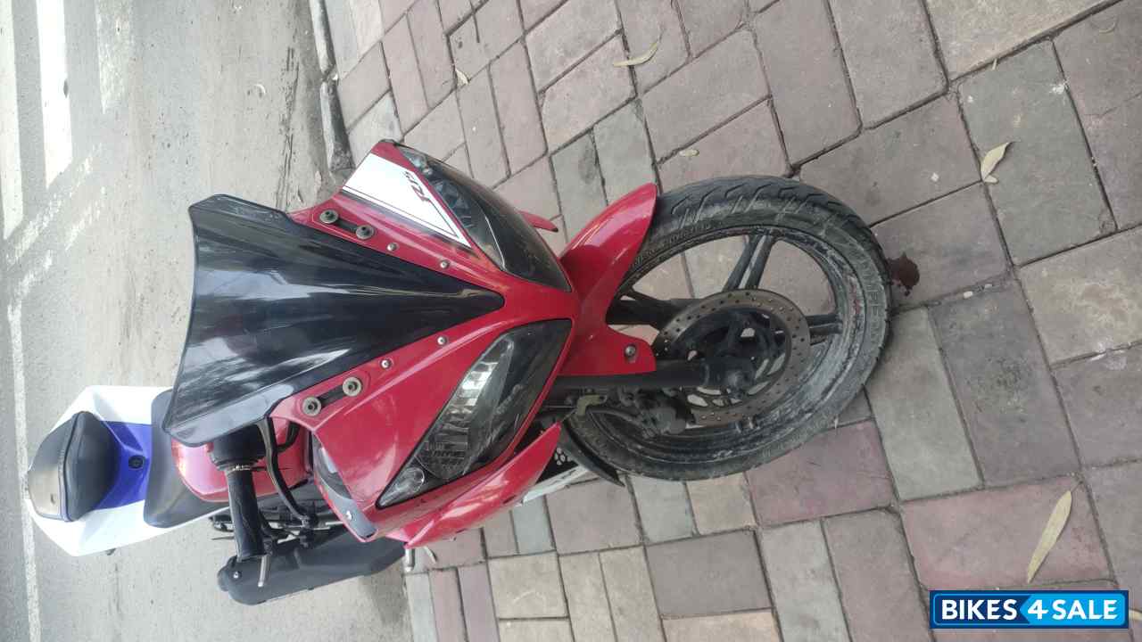 Red Yamaha YZF R15