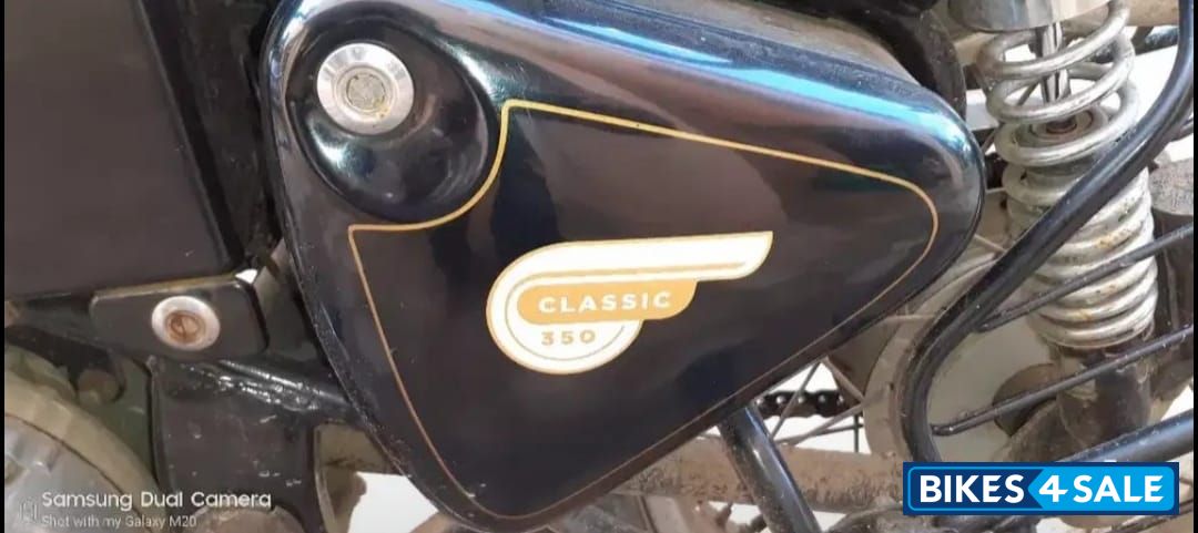 Black Royal Enfield Bullet Standard 350