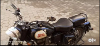 Black Royal Enfield Bullet Standard 350