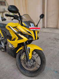 Bajaj Pulsar RS 200 ABS