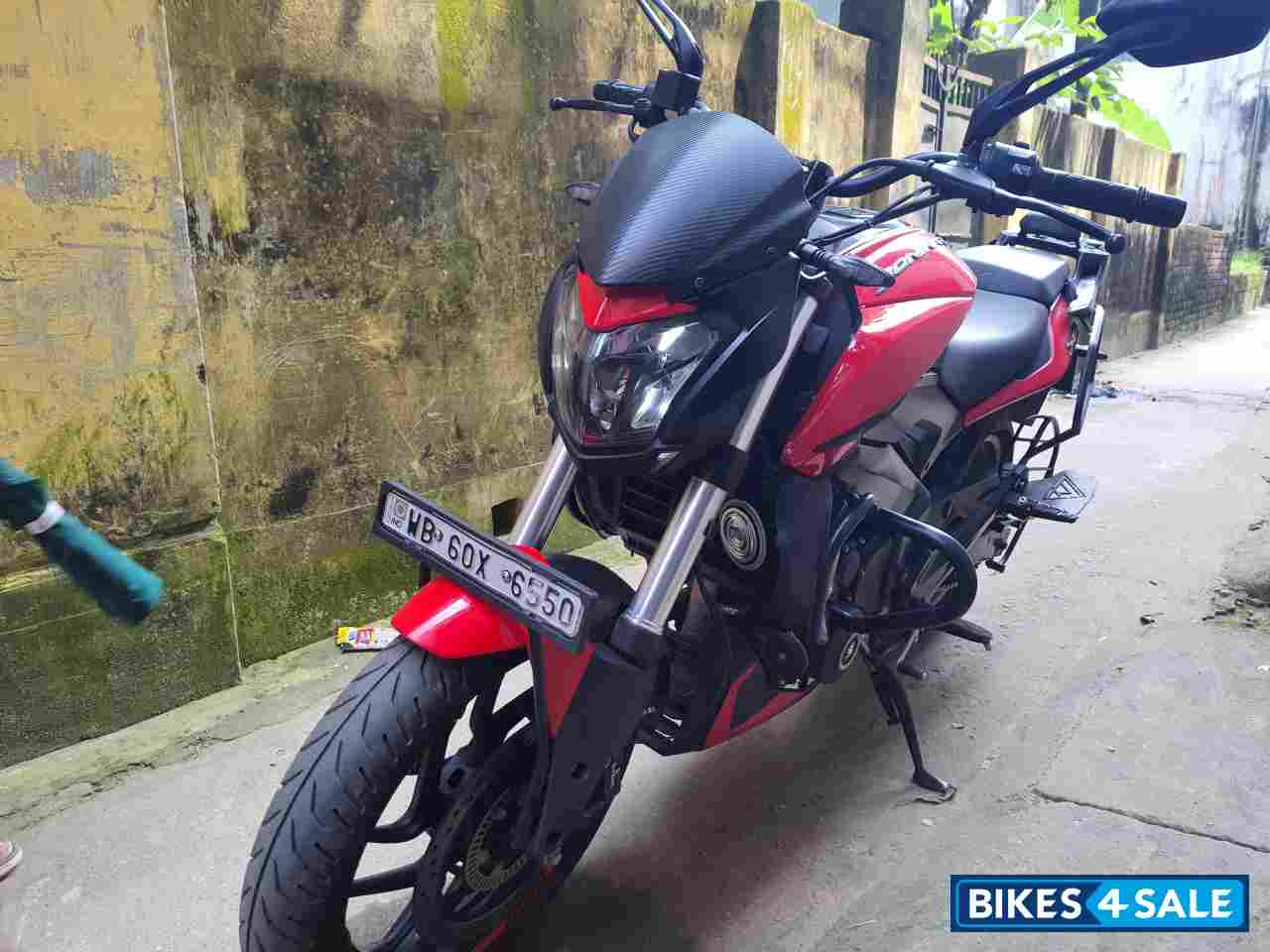 Canyon Red Bajaj Dominar 250