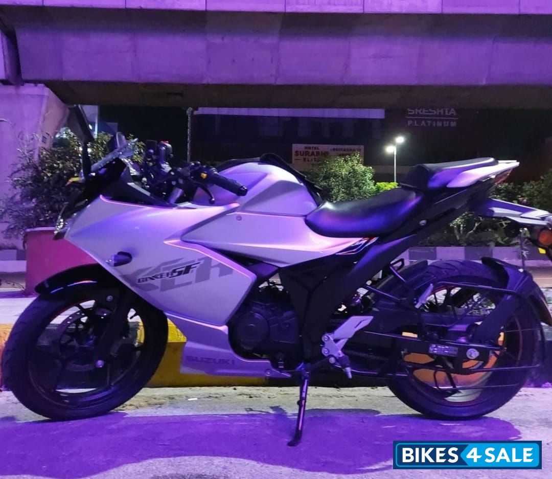 Silver And Black Suzuki Gixxer SF