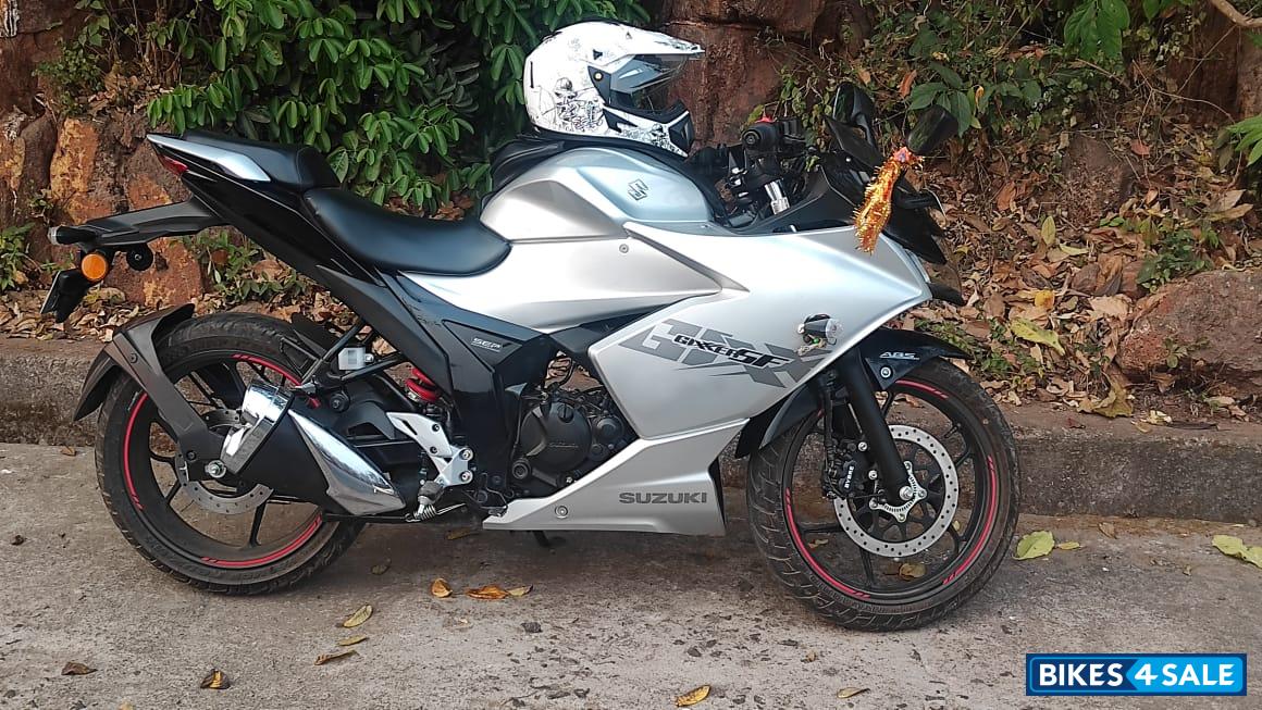 Silver And Black Suzuki Gixxer SF