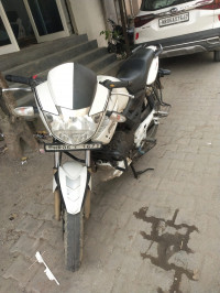 White TVS Apache RTR 180