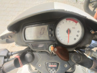 White TVS Apache RTR 180