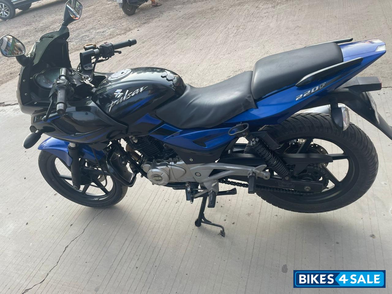 Bajaj Pulsar 220 DTSFi