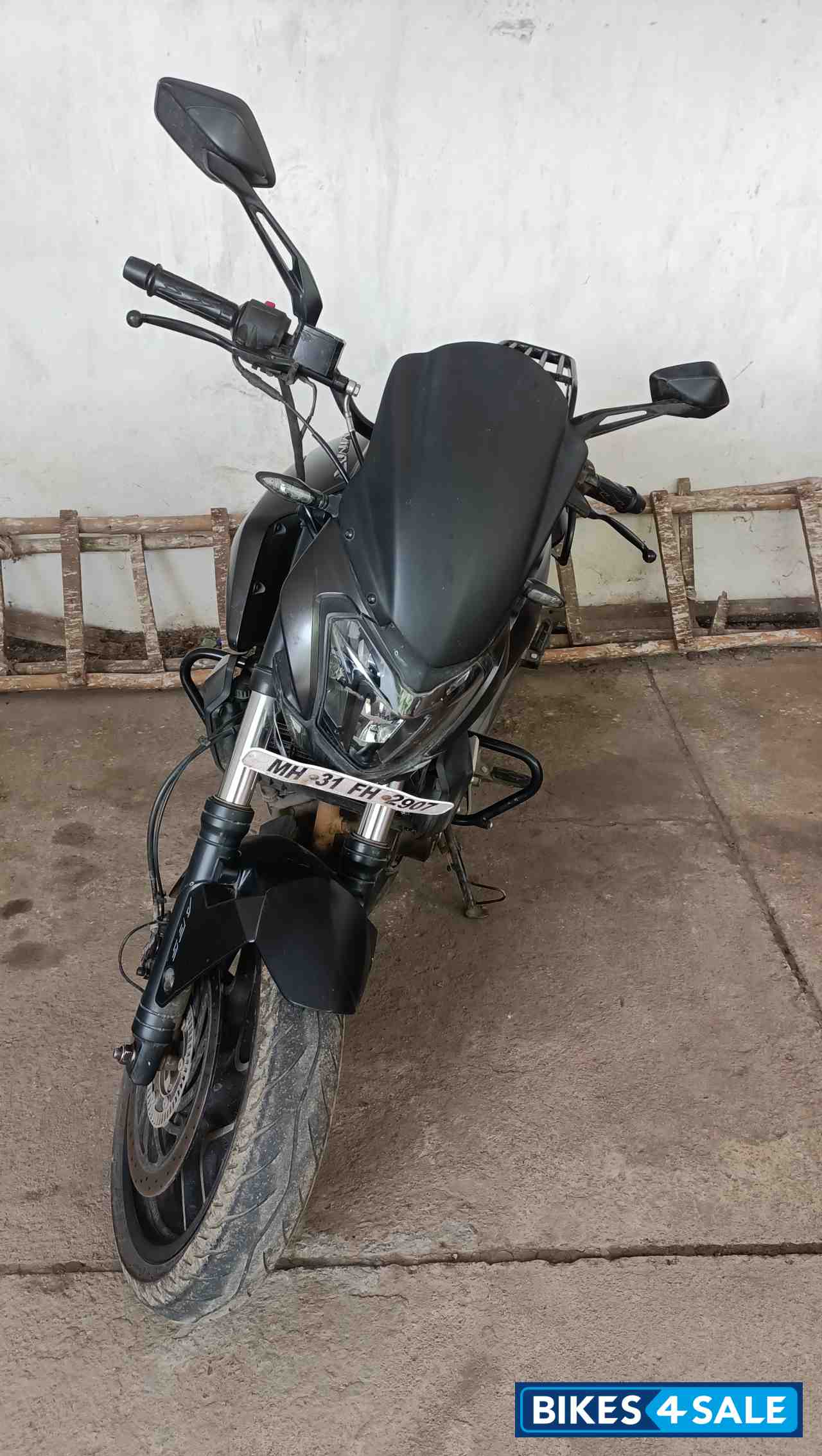 Bajaj Dominar 400 Disc